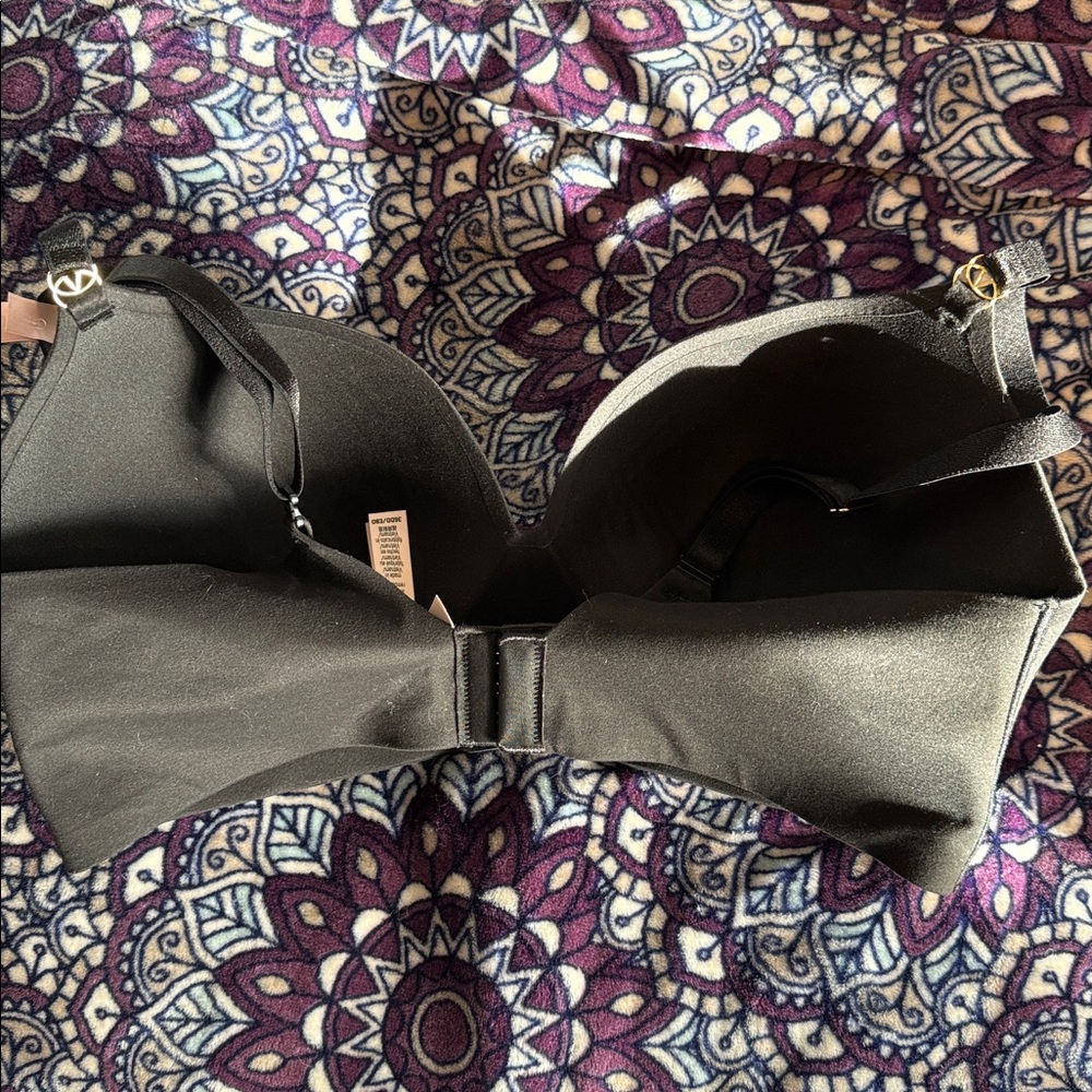Victoria's Secret Black Love Cloud Plunge Bra 36DD - Picture 2 of 3